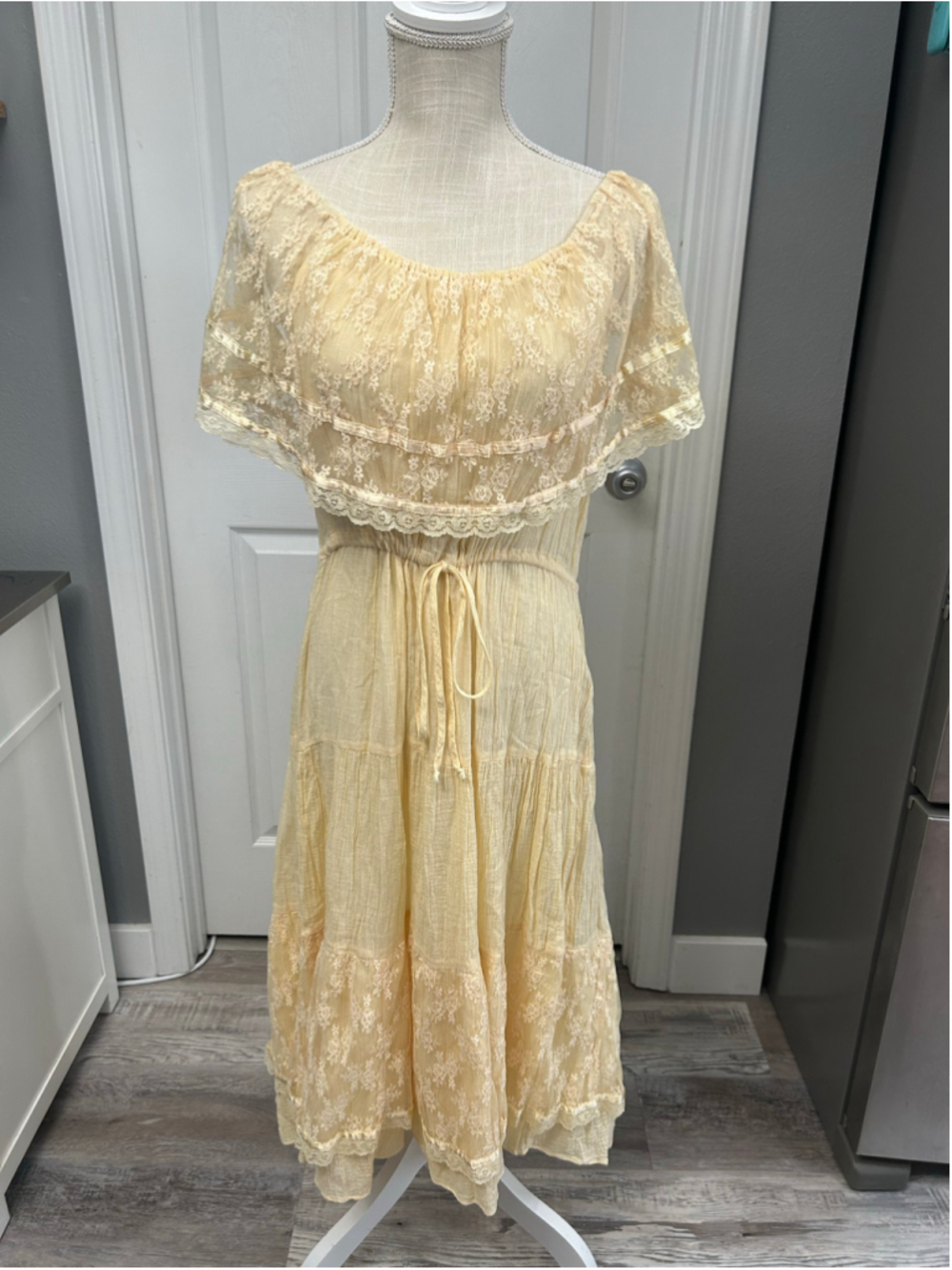 Vintage 1970’s Young Edwardian by Arpeja off shoulder butter yellow dress Sz 7
